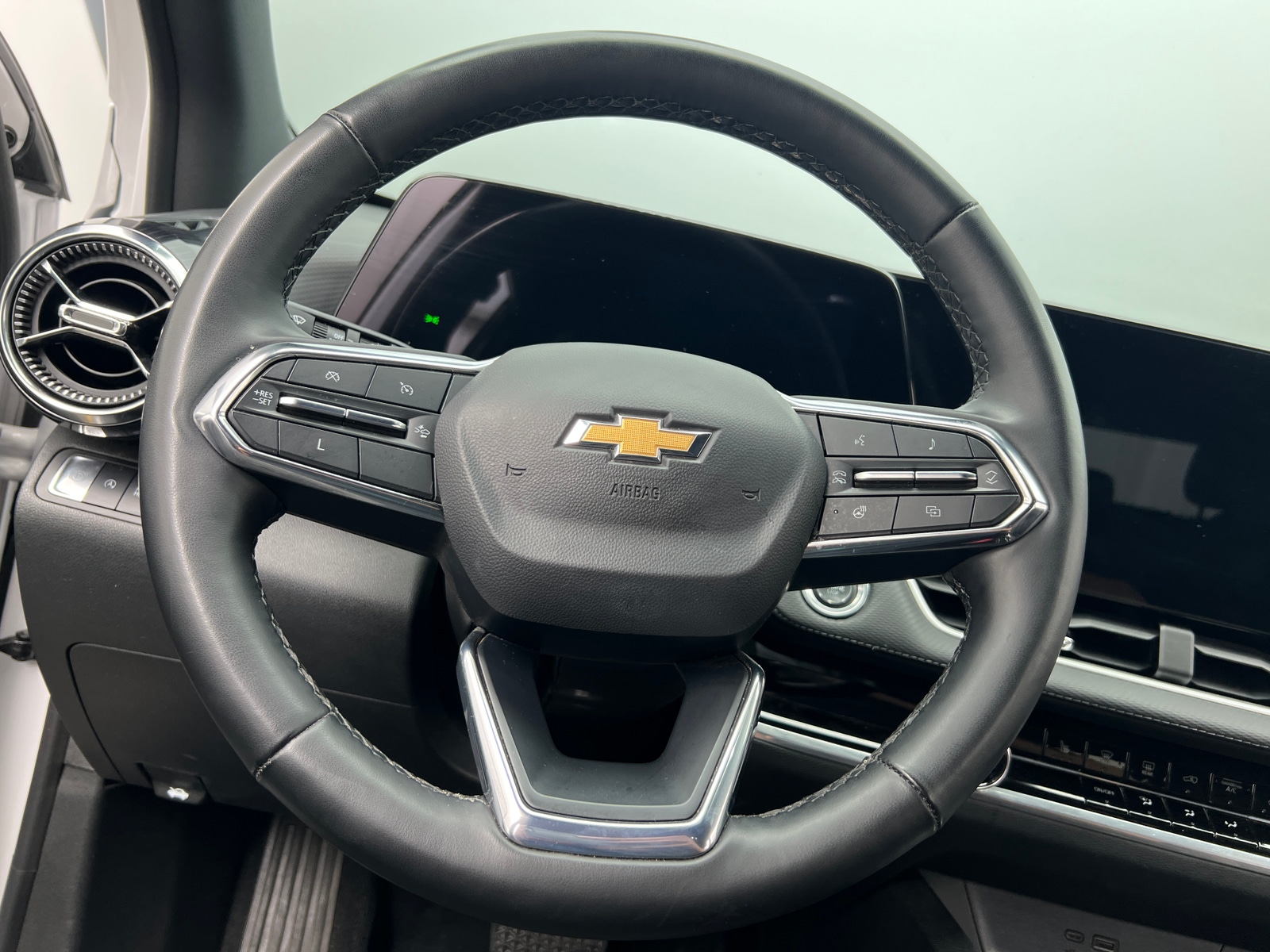 Thumbnail: 2025 Chevrolet Equinox - 5