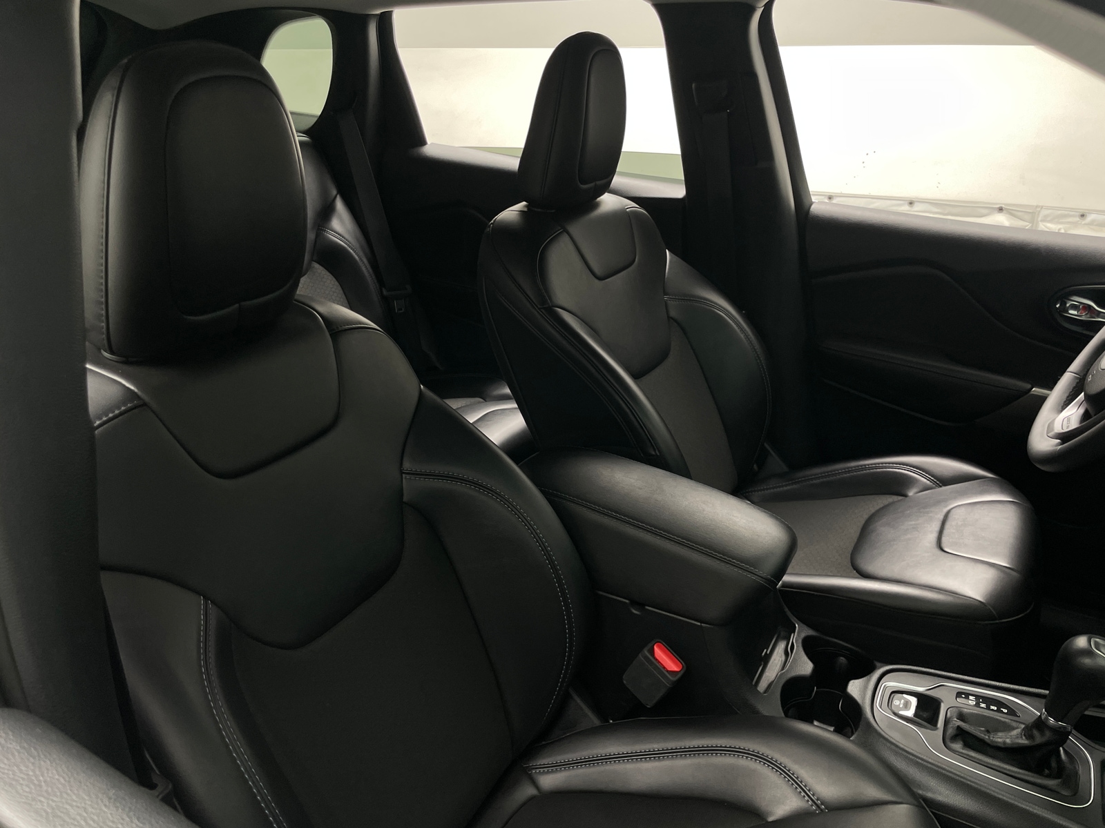 Thumbnail: 2020 Jeep Cherokee - 2