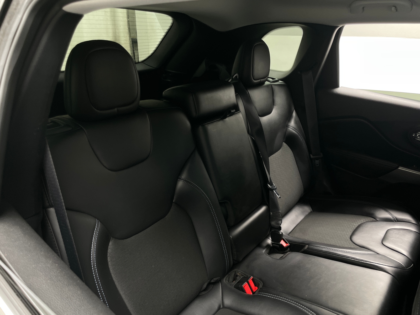 Thumbnail: 2020 Jeep Cherokee - 6