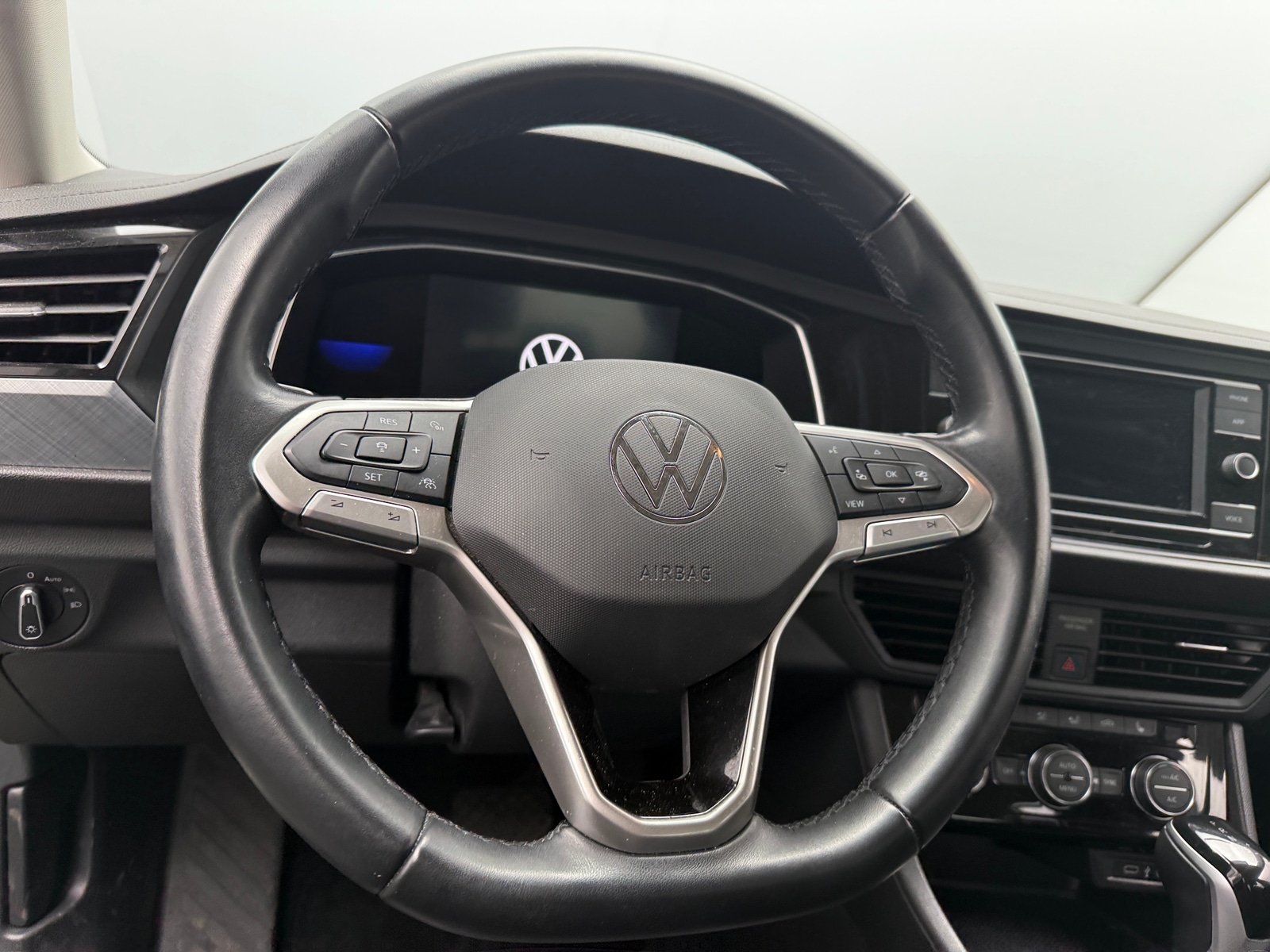 Thumbnail: 2022 Volkswagen Jetta - 4