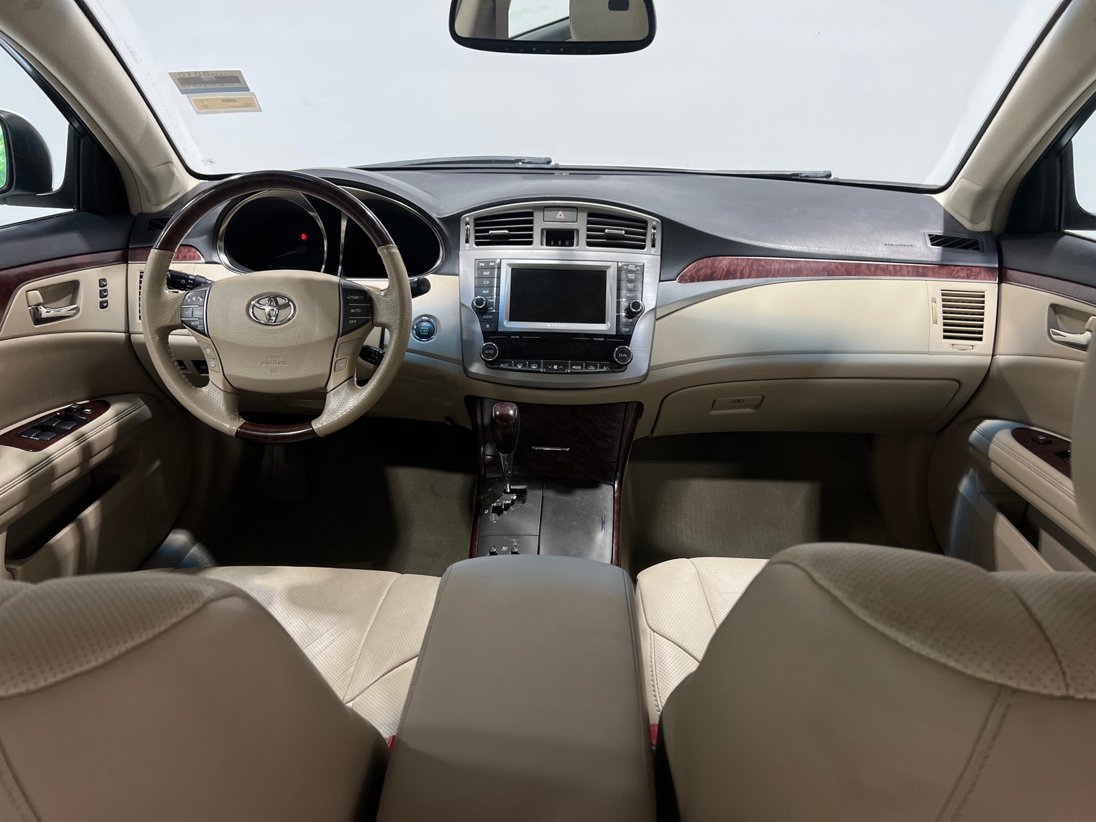 Thumbnail: 2011 Toyota Avalon - 2