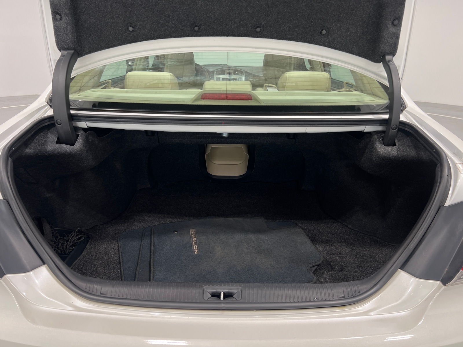 Thumbnail: 2011 Toyota Avalon - 6