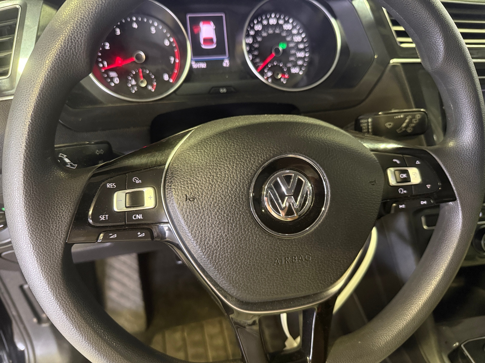 Thumbnail: 2018 Volkswagen Tiguan - 5