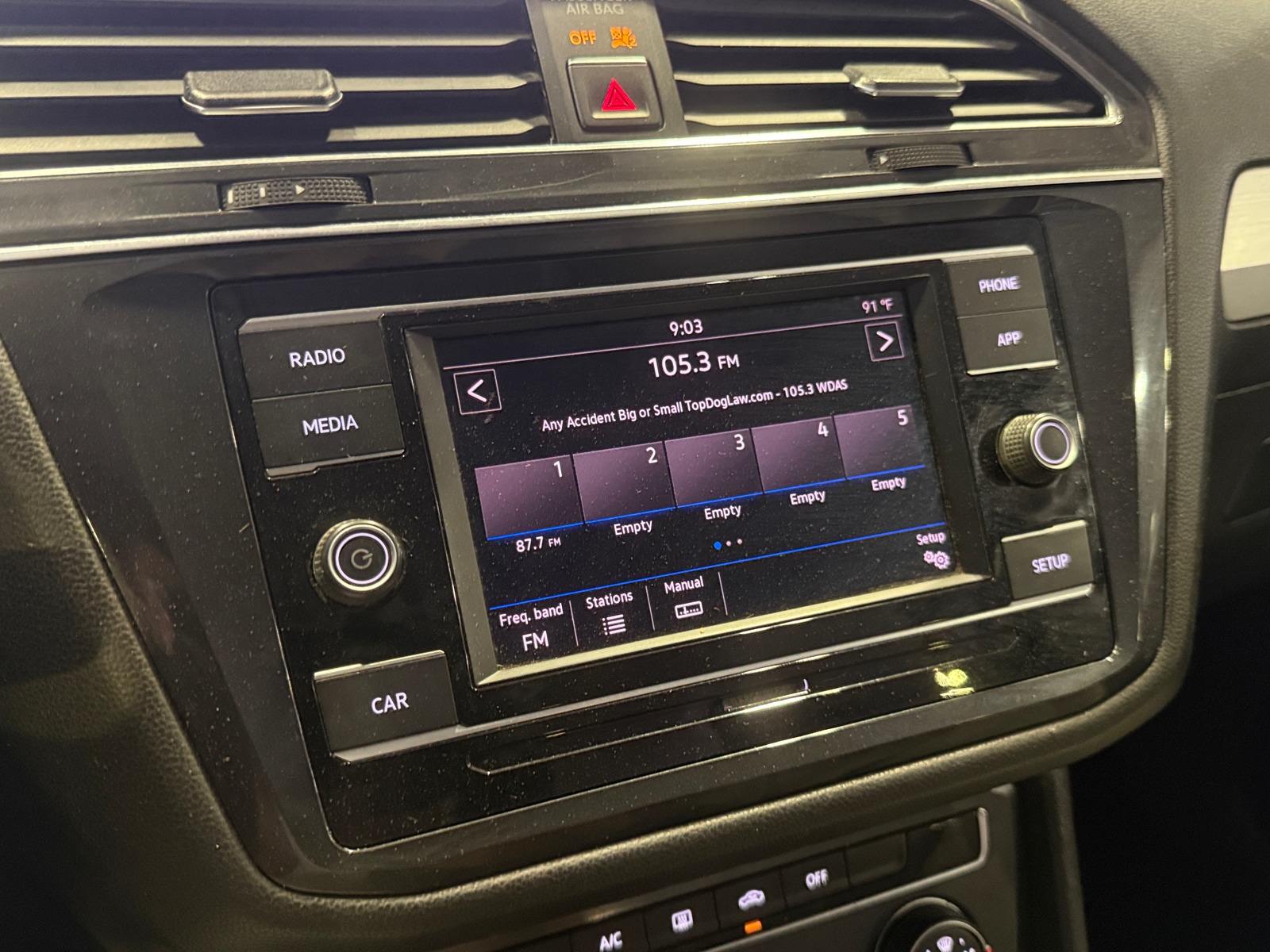 Thumbnail: 2018 Volkswagen Tiguan - 4