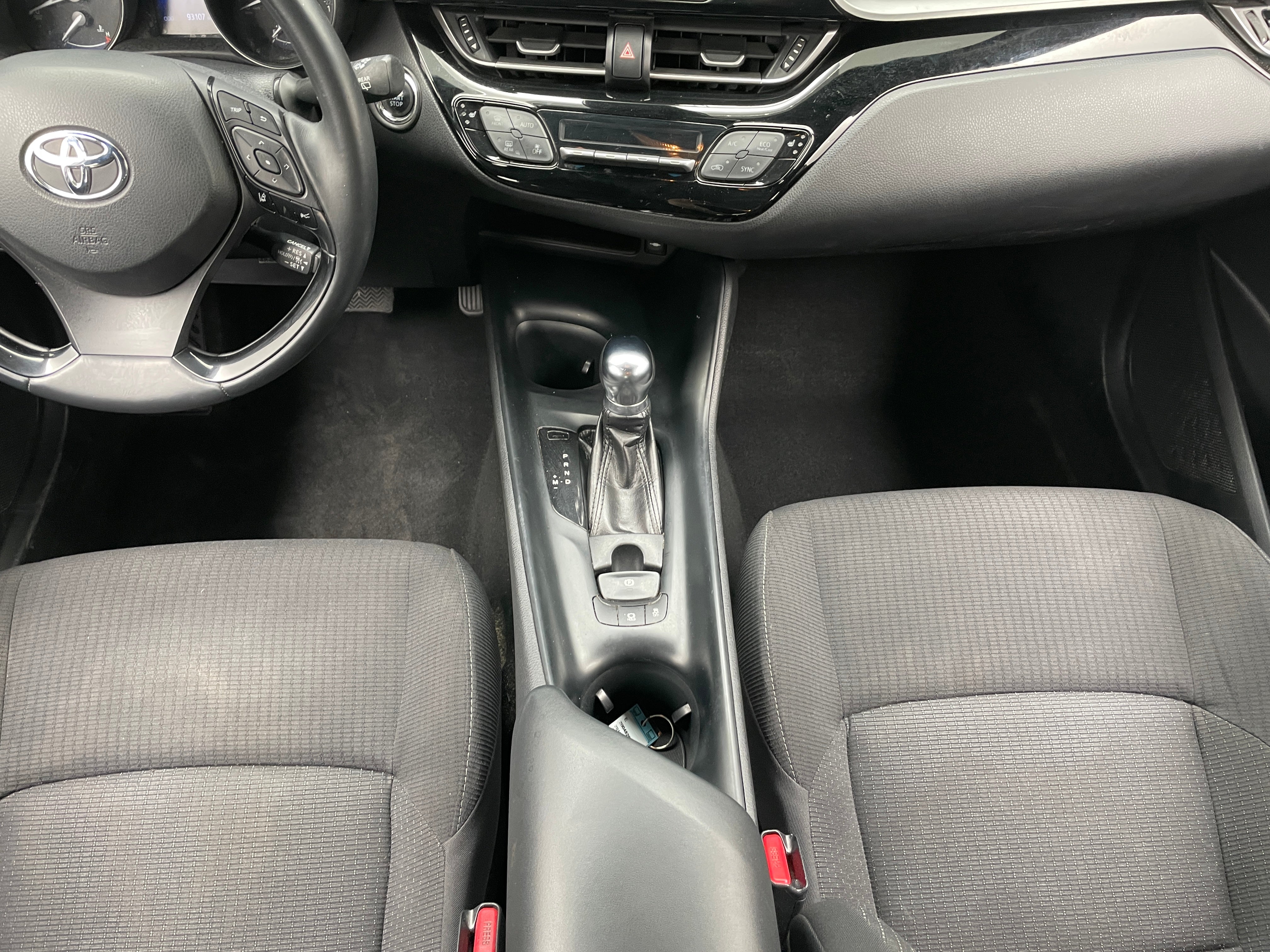 2018 Toyota C-HR XLE Premium - Photo 6