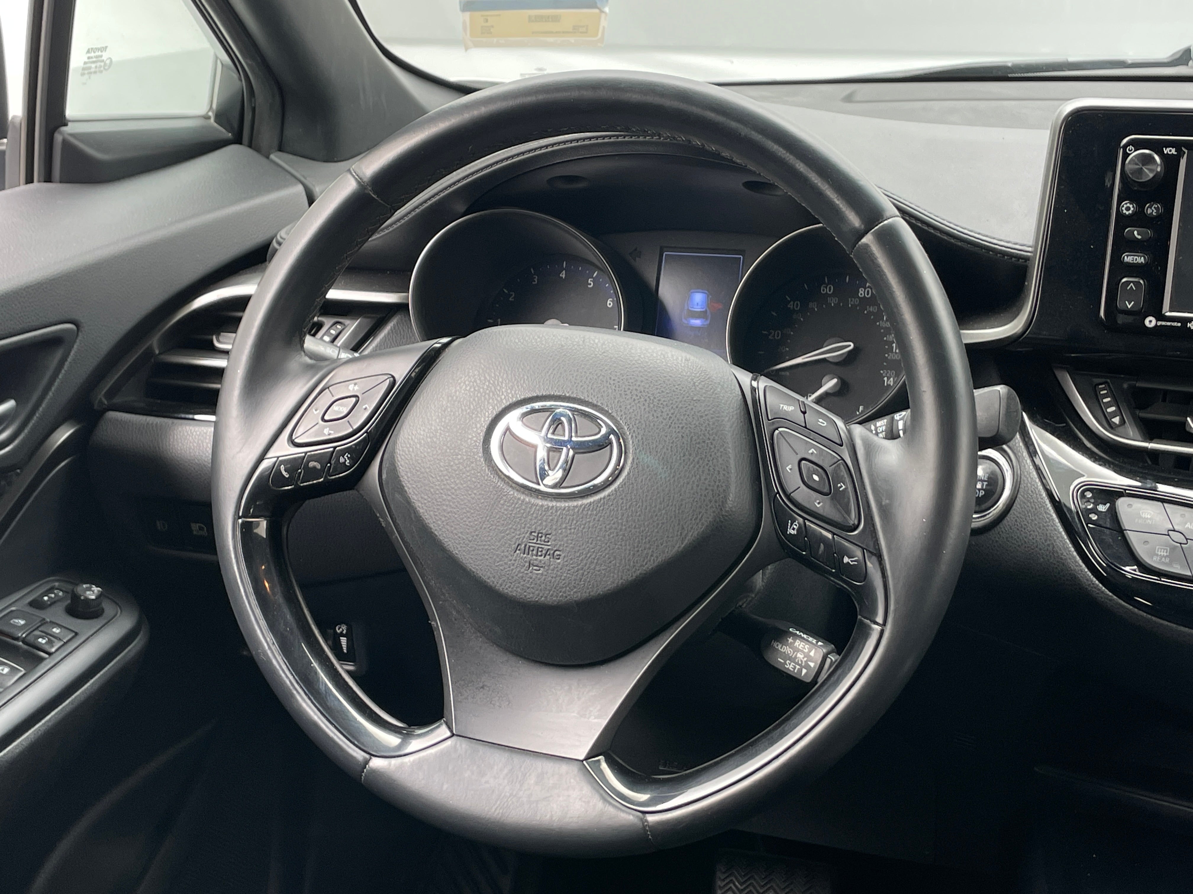 2018 Toyota C-HR XLE Premium - Photo 7