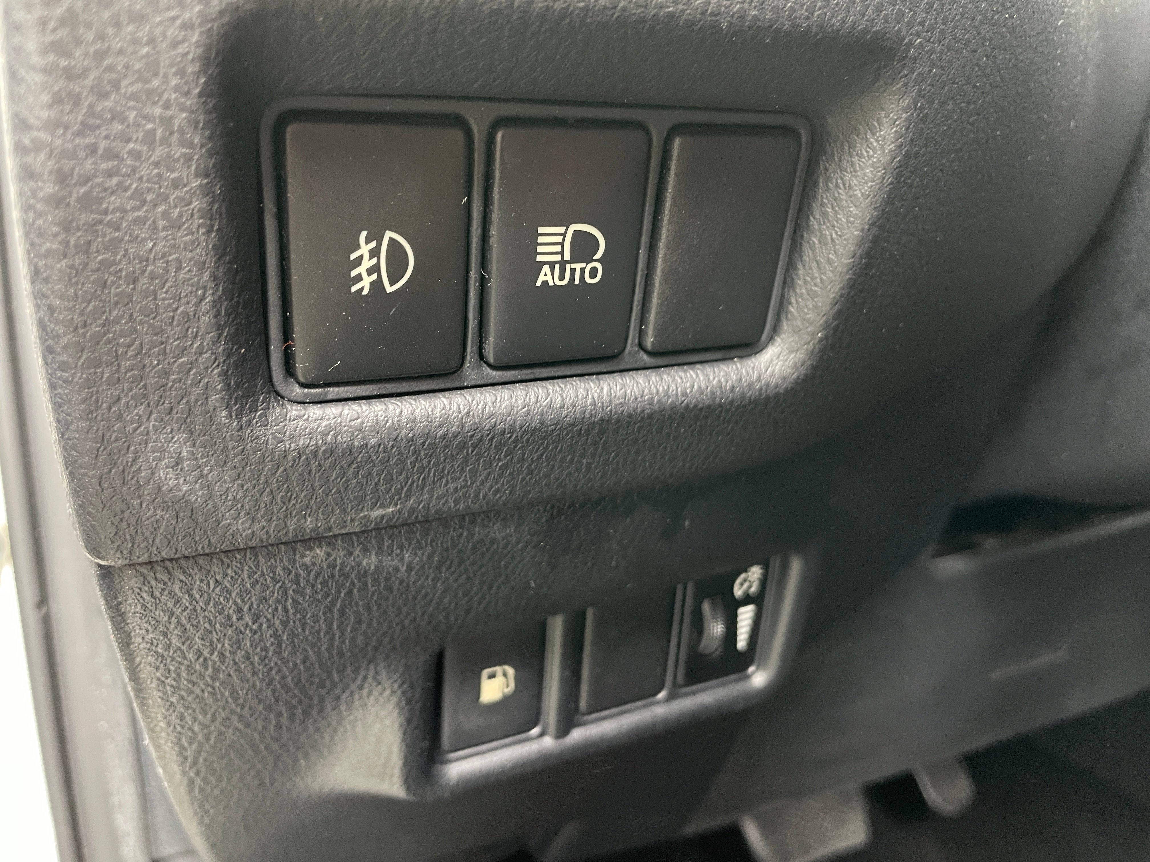2018 Toyota C-HR XLE Premium - Photo 2