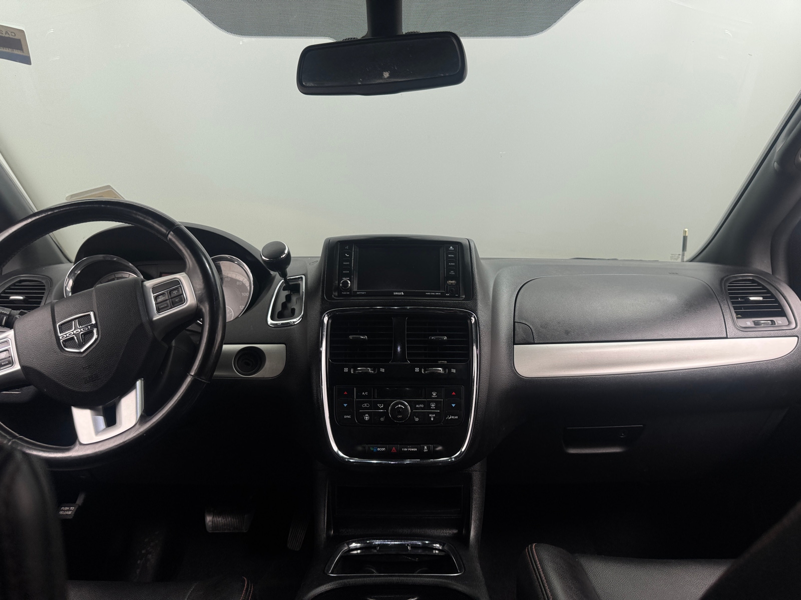 Thumbnail: 2019 Dodge Grand Caravan - 2