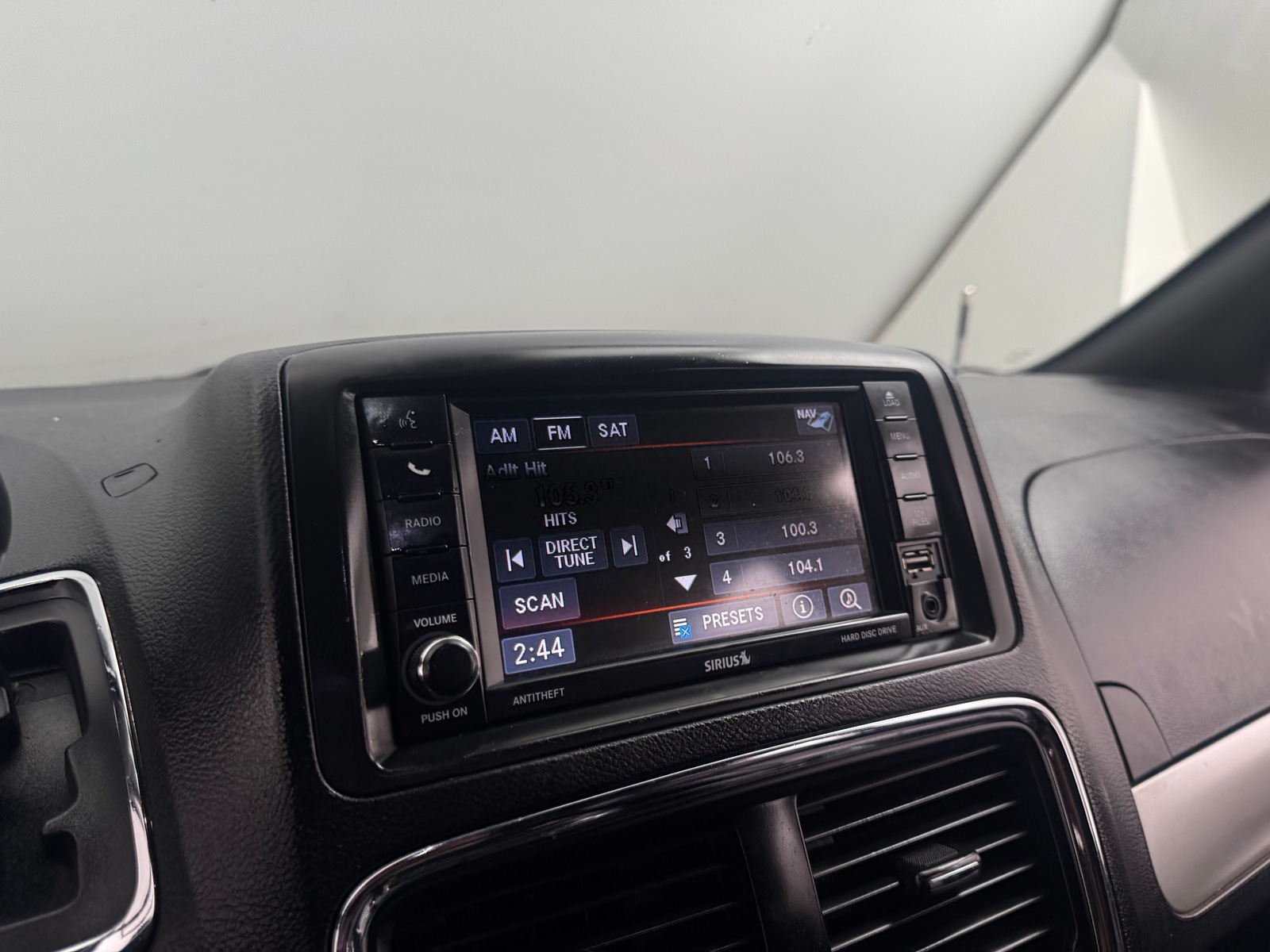 Thumbnail: 2019 Dodge Grand Caravan - 3