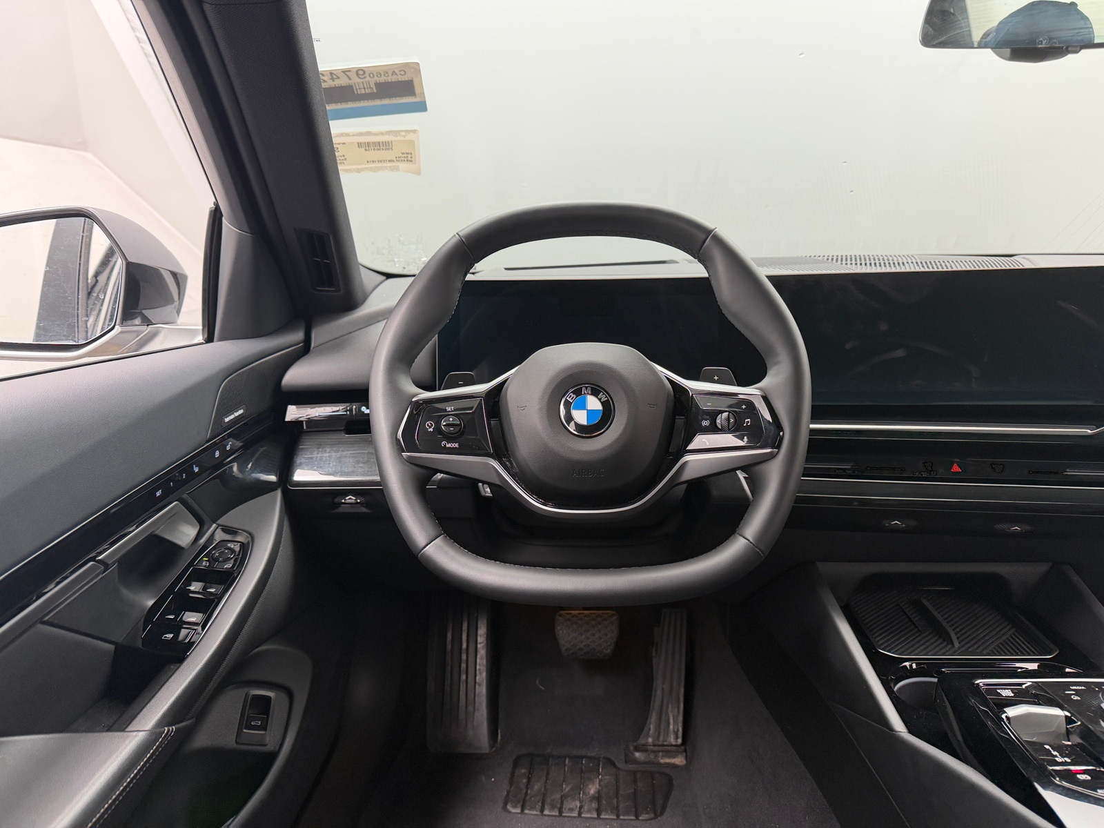 Thumbnail: 2026 BMW 5 Series - 4