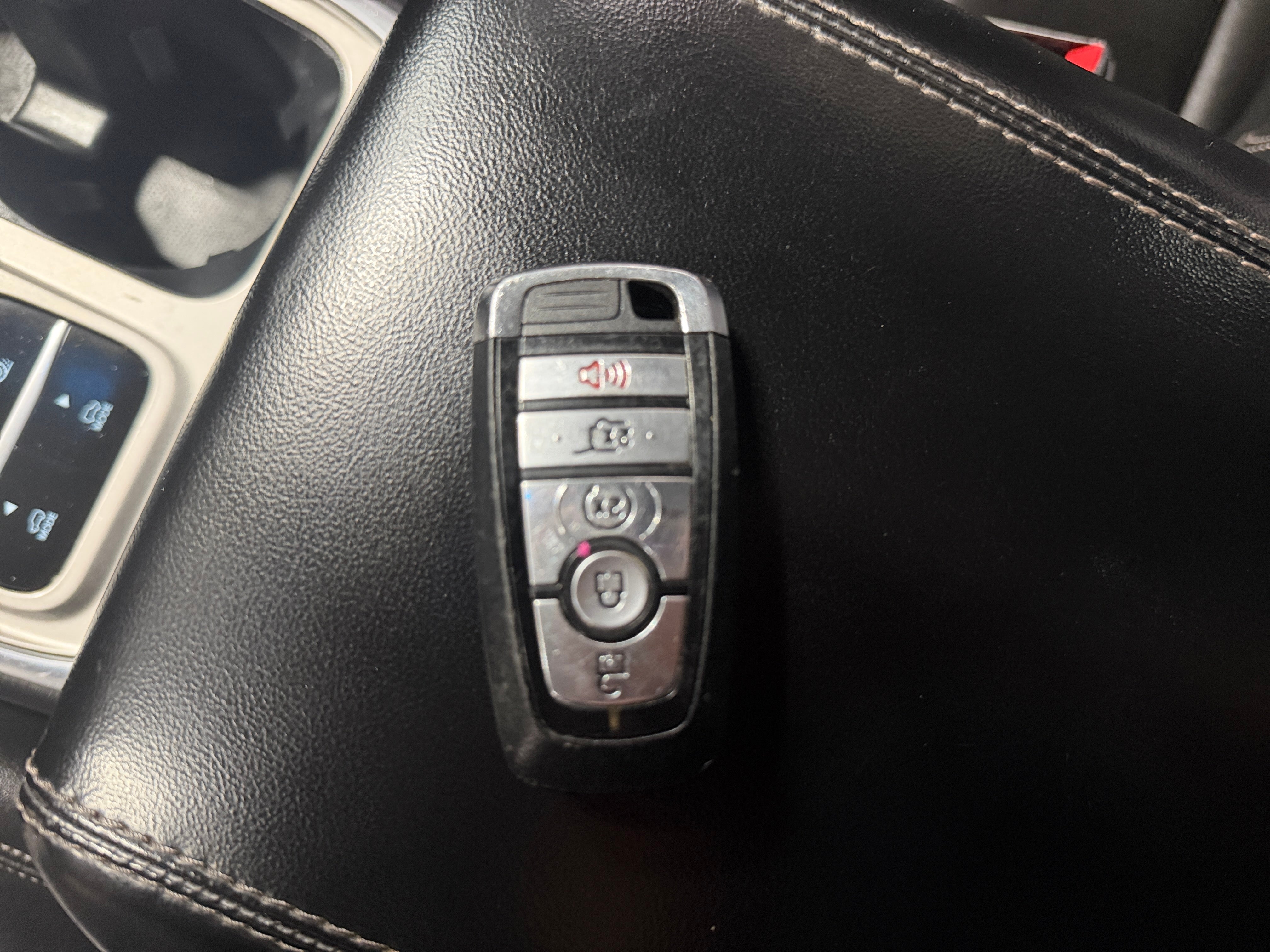 2023 Ford Explorer XLT - Photo 12