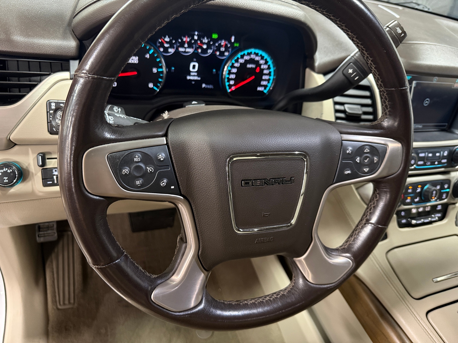 Thumbnail: 2020 GMC Yukon XL - 4