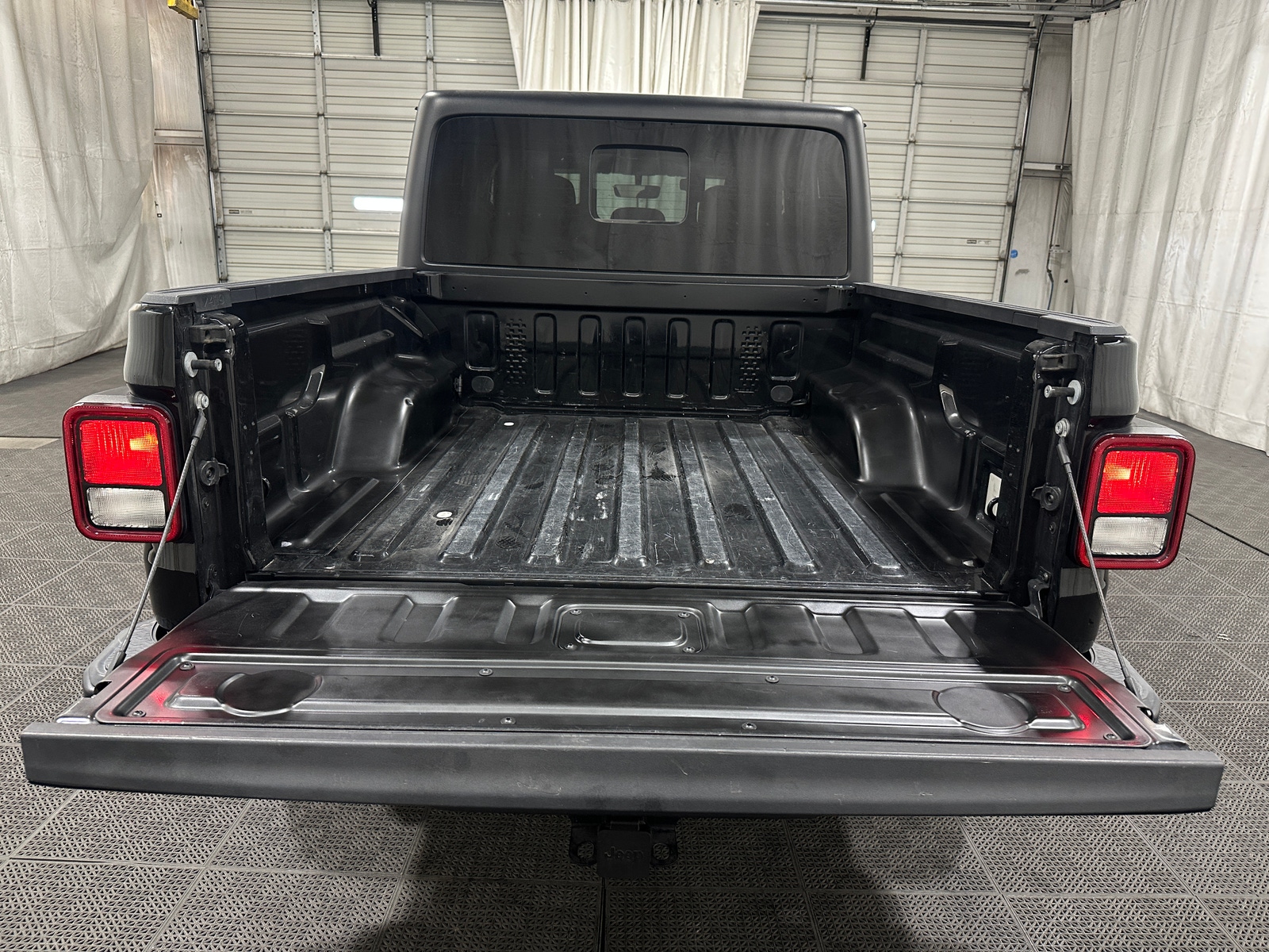 Thumbnail: 2022 Jeep Gladiator - 7