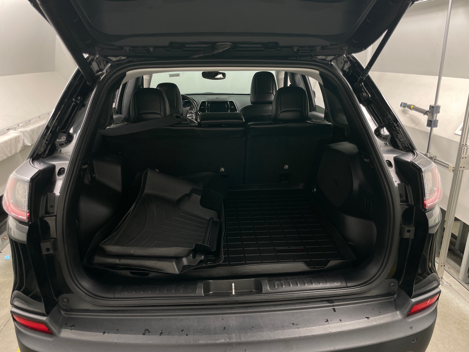 Thumbnail: 2019 Jeep Cherokee - 6
