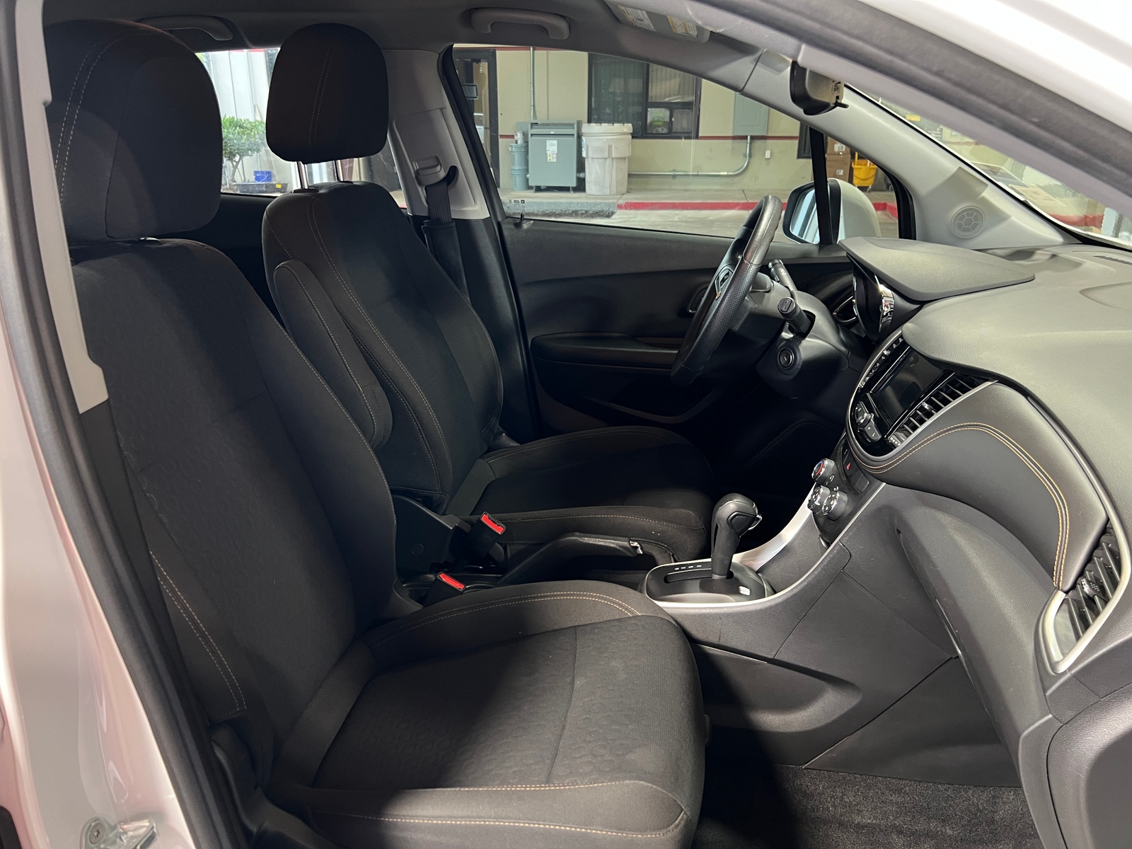 Thumbnail: 2021 Chevrolet Trax - 2