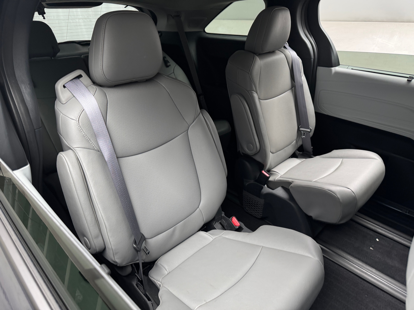 Thumbnail: 2025 Toyota Sienna - 6