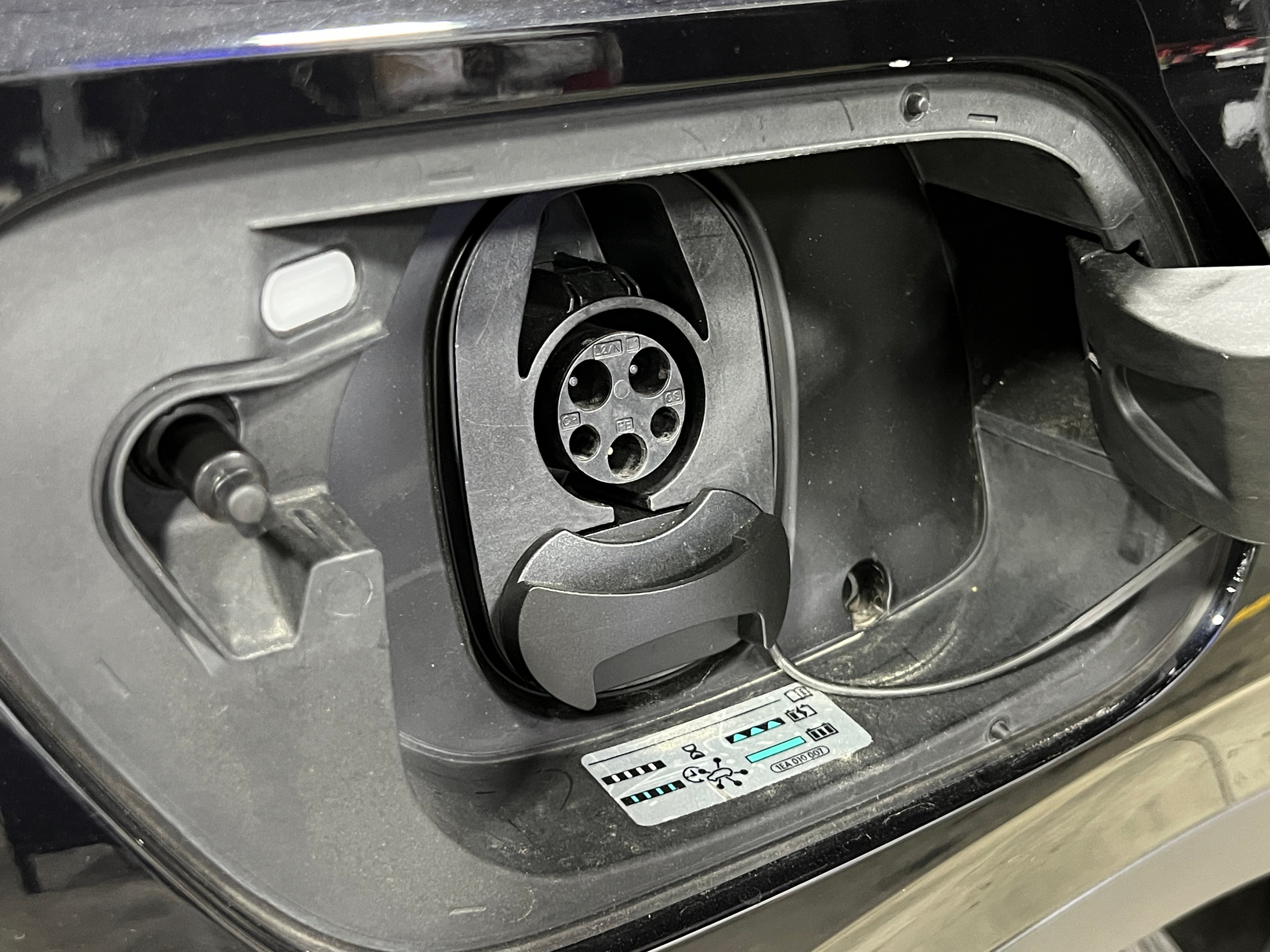 Used 2023 Volkswagen ID.4 PRO S with VIN 1V2GNPE88PC000617 for sale in Oak Creek, WI