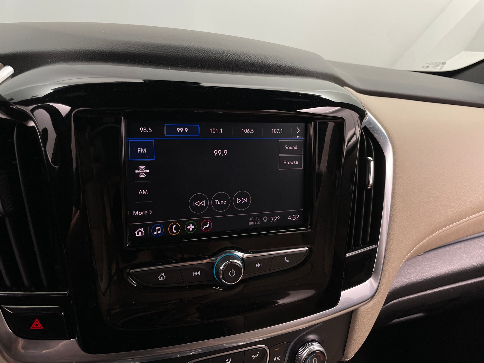 Thumbnail: 2023 Chevrolet Traverse - 4