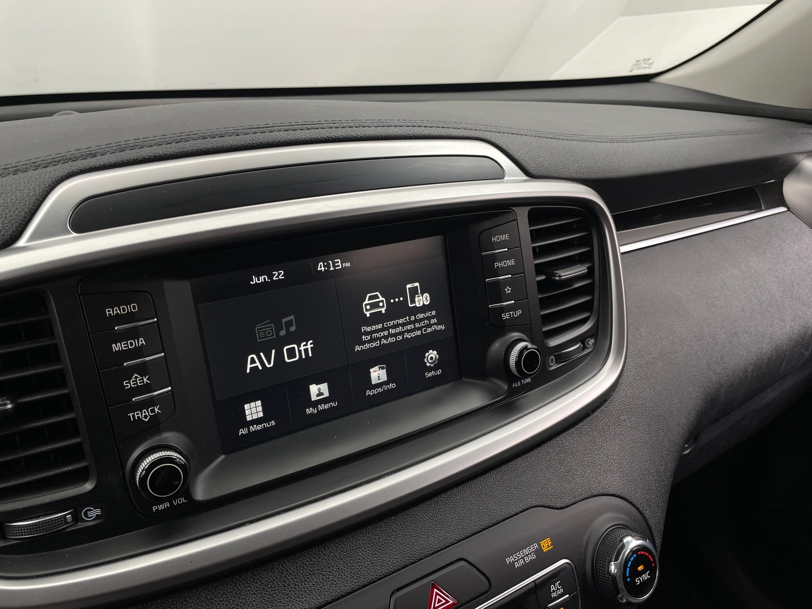 Thumbnail: 2020 Kia Sorento - 4
