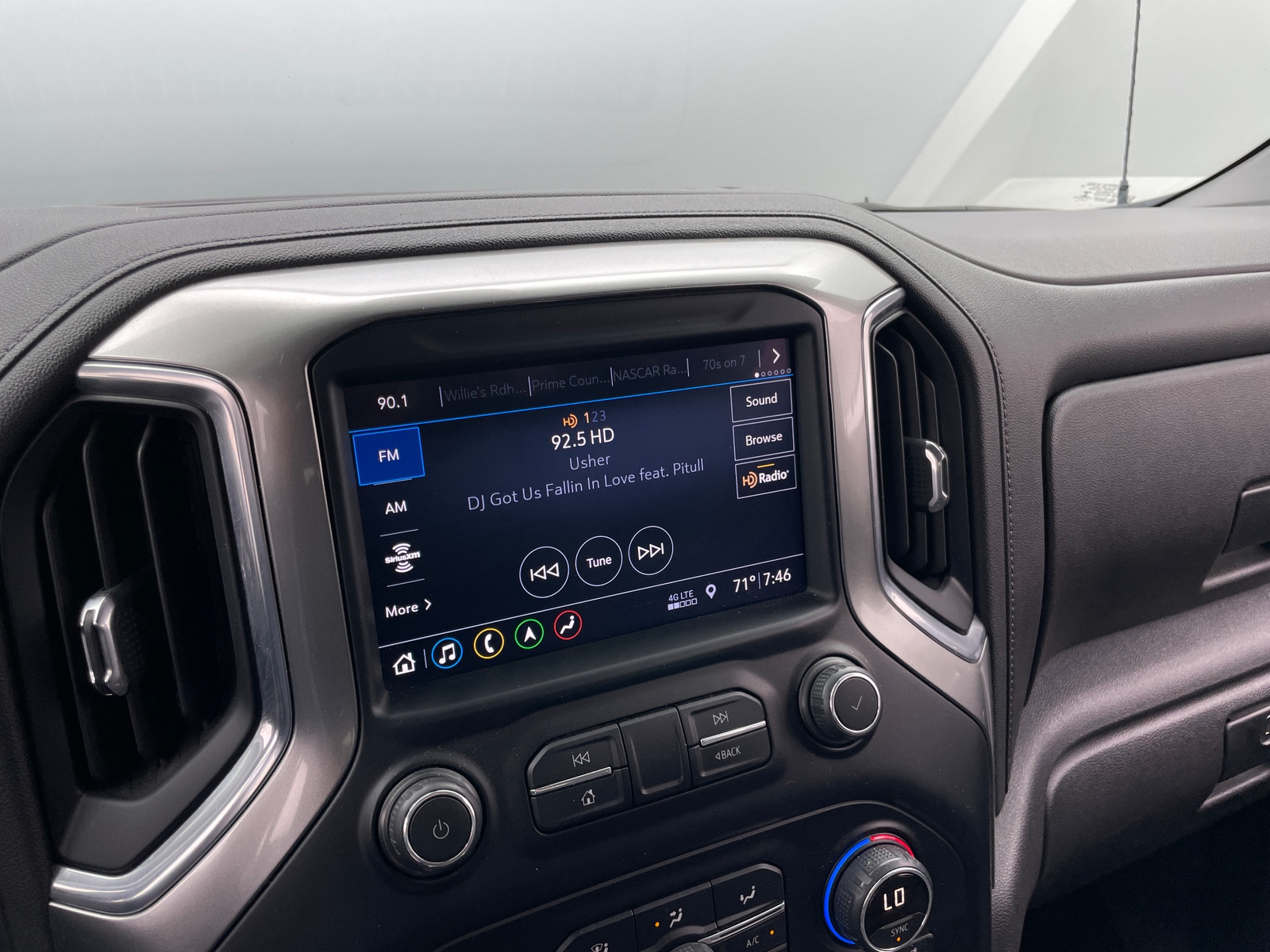 Thumbnail: 2019 Chevrolet Silverado 1500 - 3