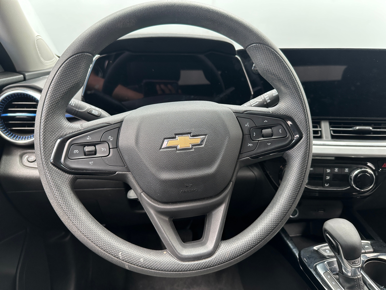 Thumbnail: 2025 Chevrolet Trax - 5