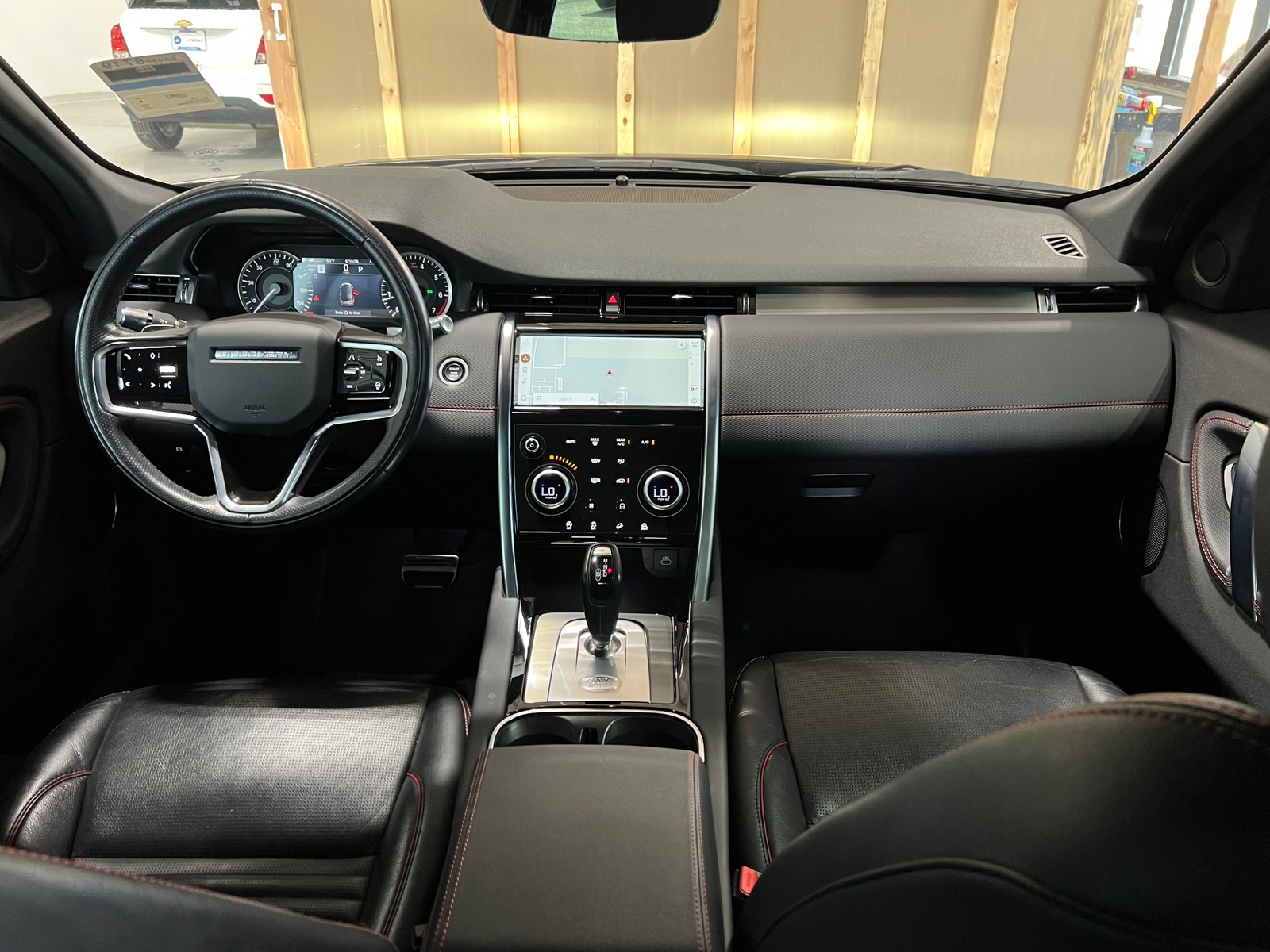 Thumbnail: 2021 Land Rover Discovery Sport - 2