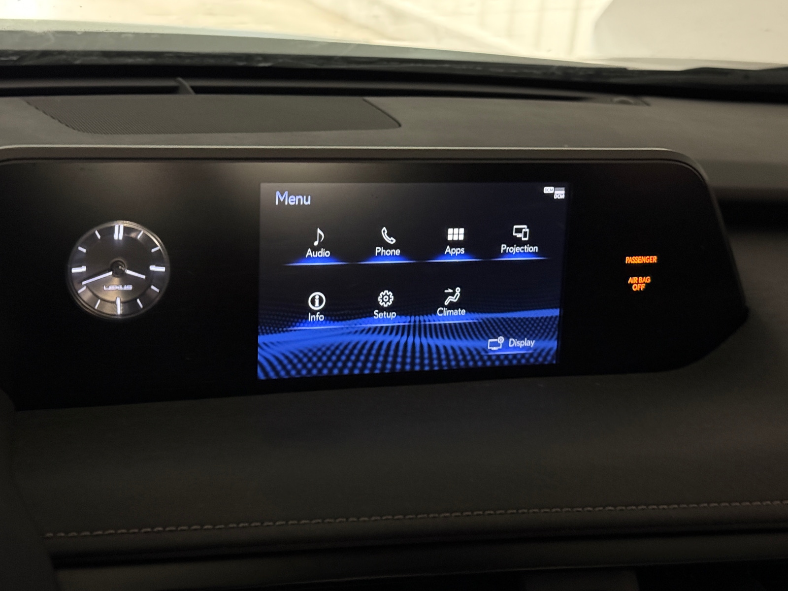 Thumbnail: 2019 Lexus UX - 3