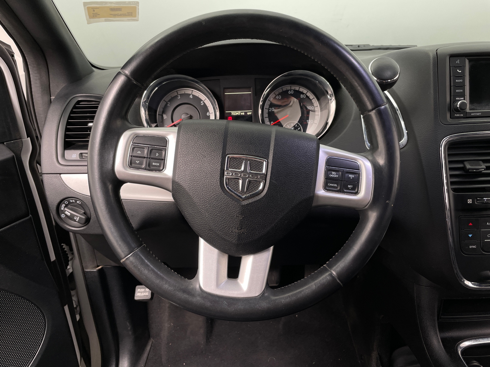 Thumbnail: 2016 Dodge Grand Caravan - 4