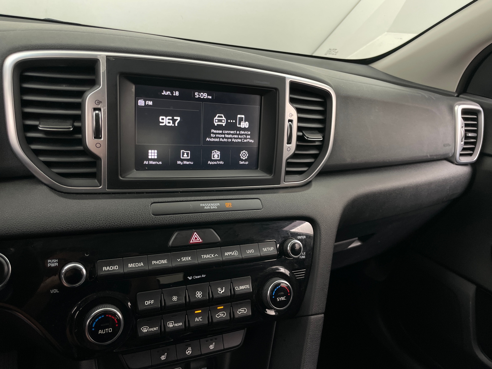 Thumbnail: 2019 Kia Sportage - 3