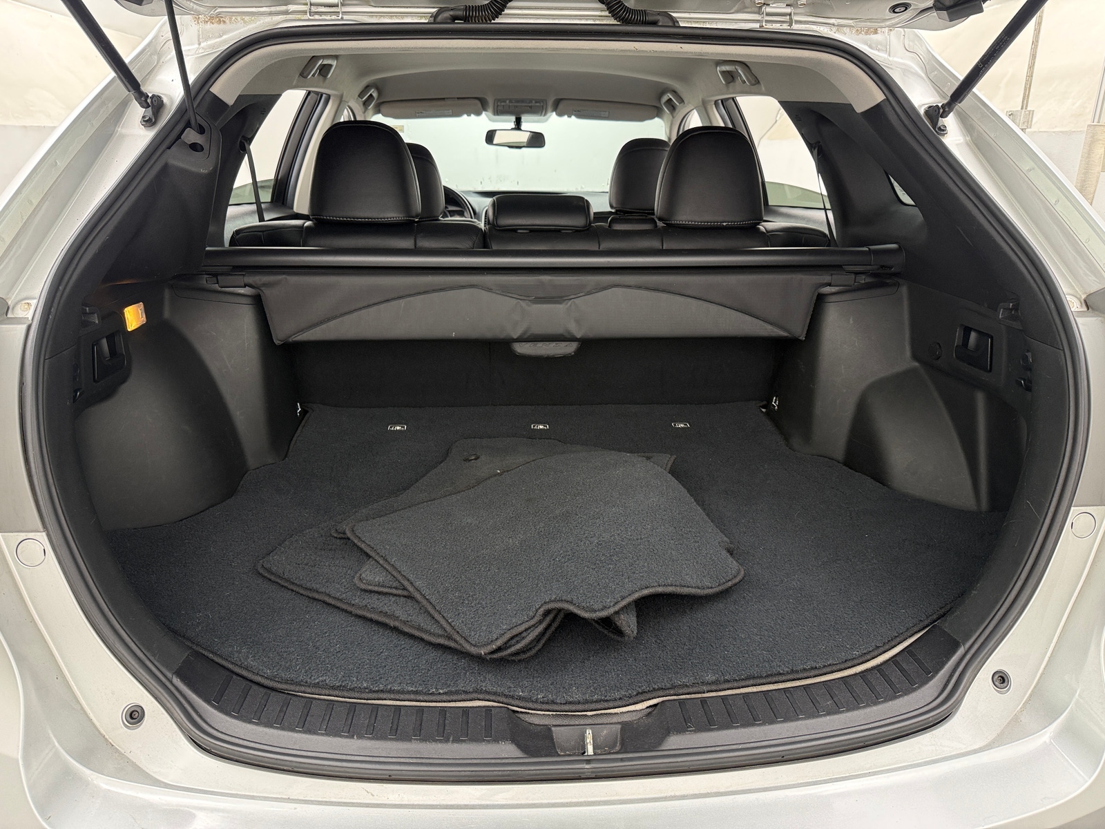 Thumbnail: 2013 Toyota Venza - 6