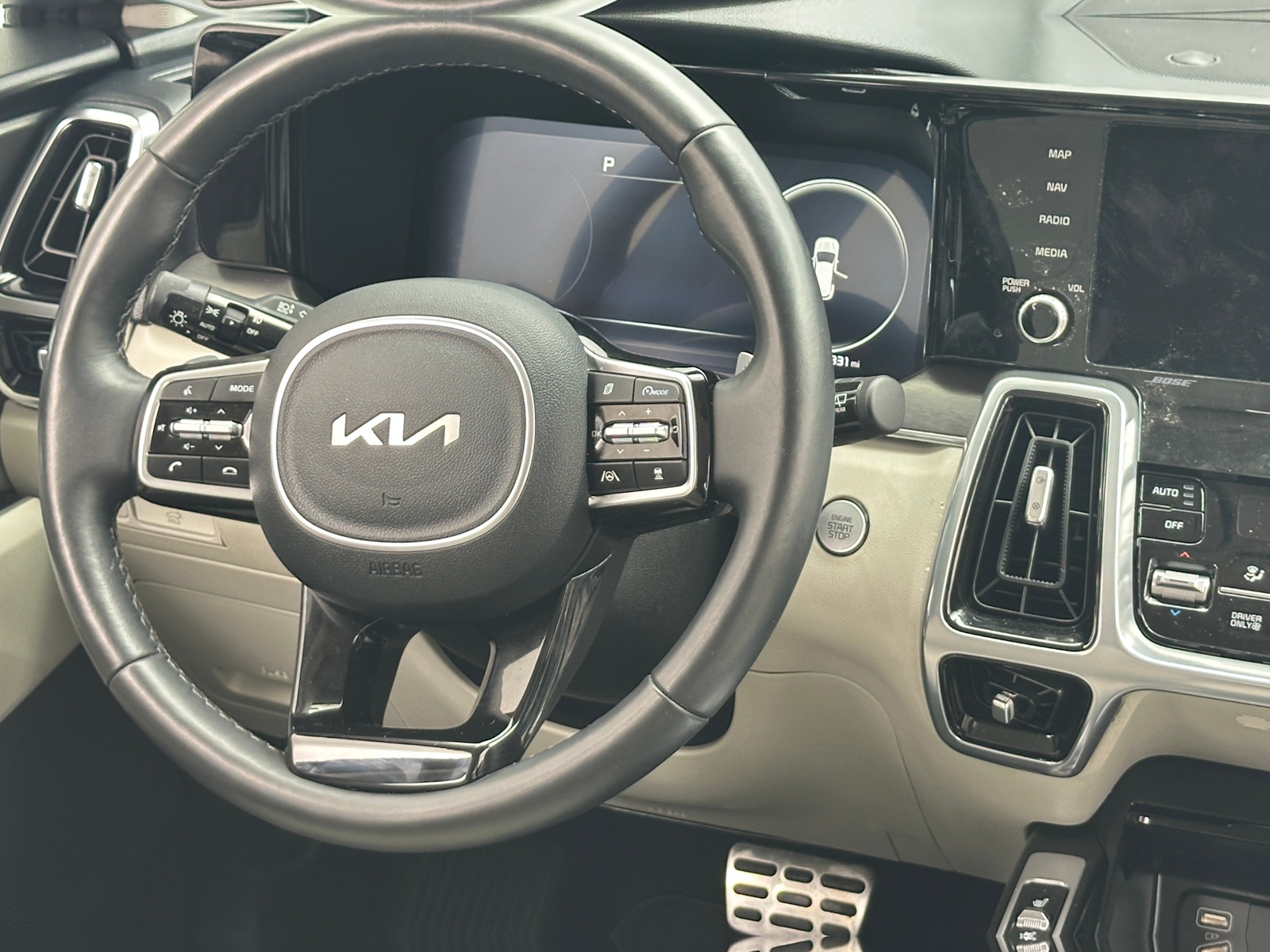Thumbnail: 2023 Kia Sorento - 4