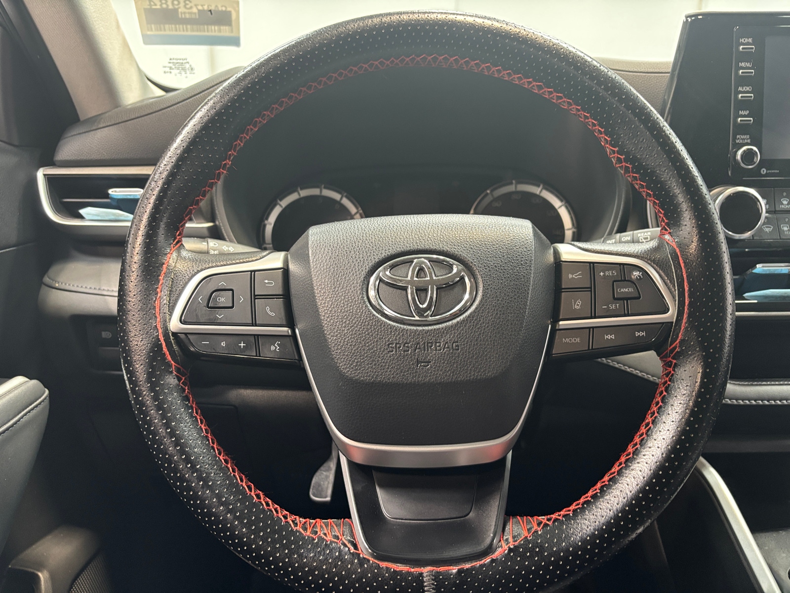 Thumbnail: 2022 Toyota Highlander - 5