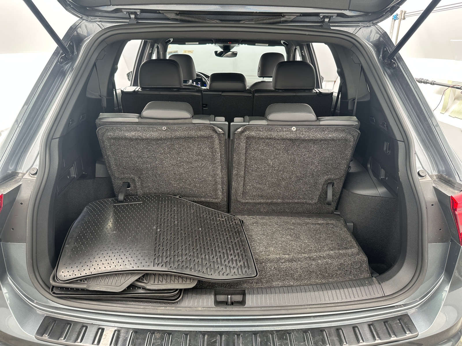 Thumbnail: 2022 Volkswagen Tiguan - 6
