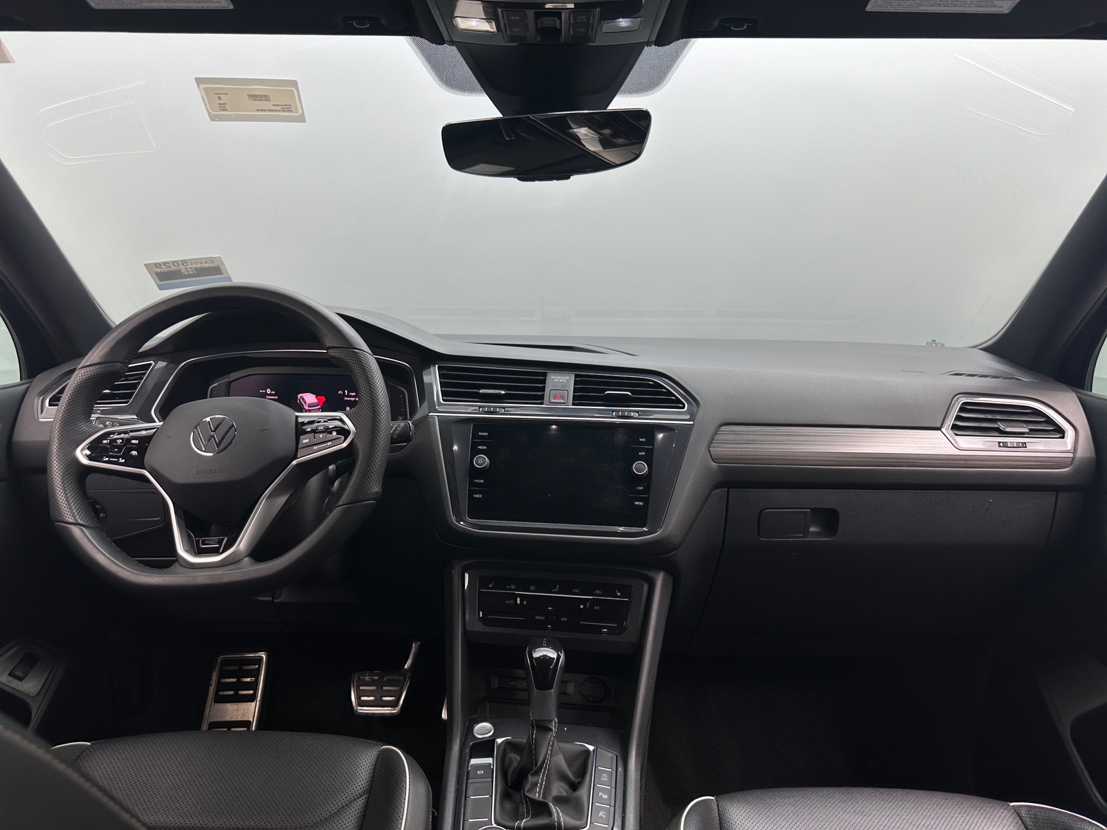 Thumbnail: 2022 Volkswagen Tiguan - 2