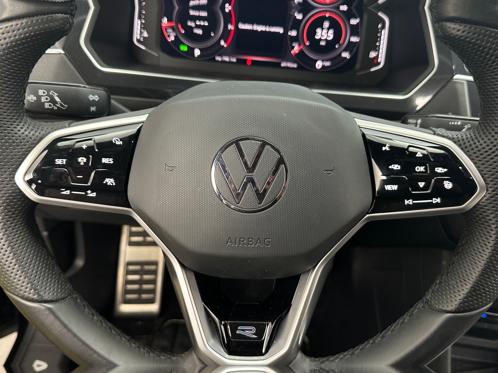 Thumbnail: 2022 Volkswagen Tiguan - 4