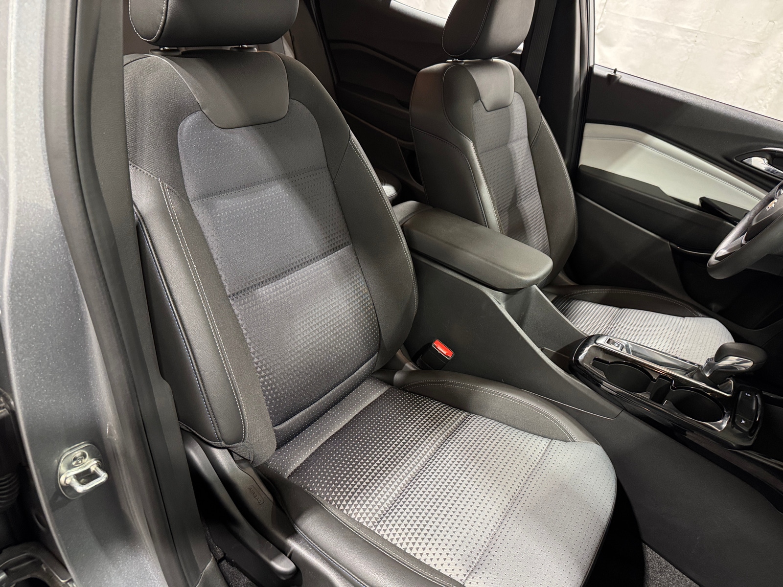 Thumbnail: 2025 Chevrolet Trax - 2