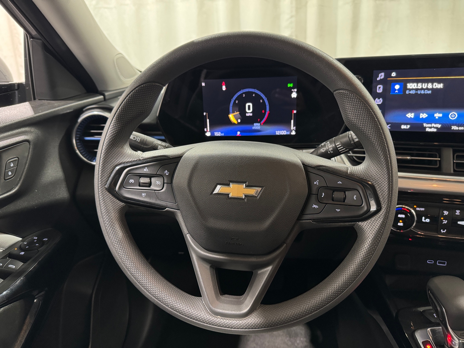 Thumbnail: 2025 Chevrolet Trax - 5