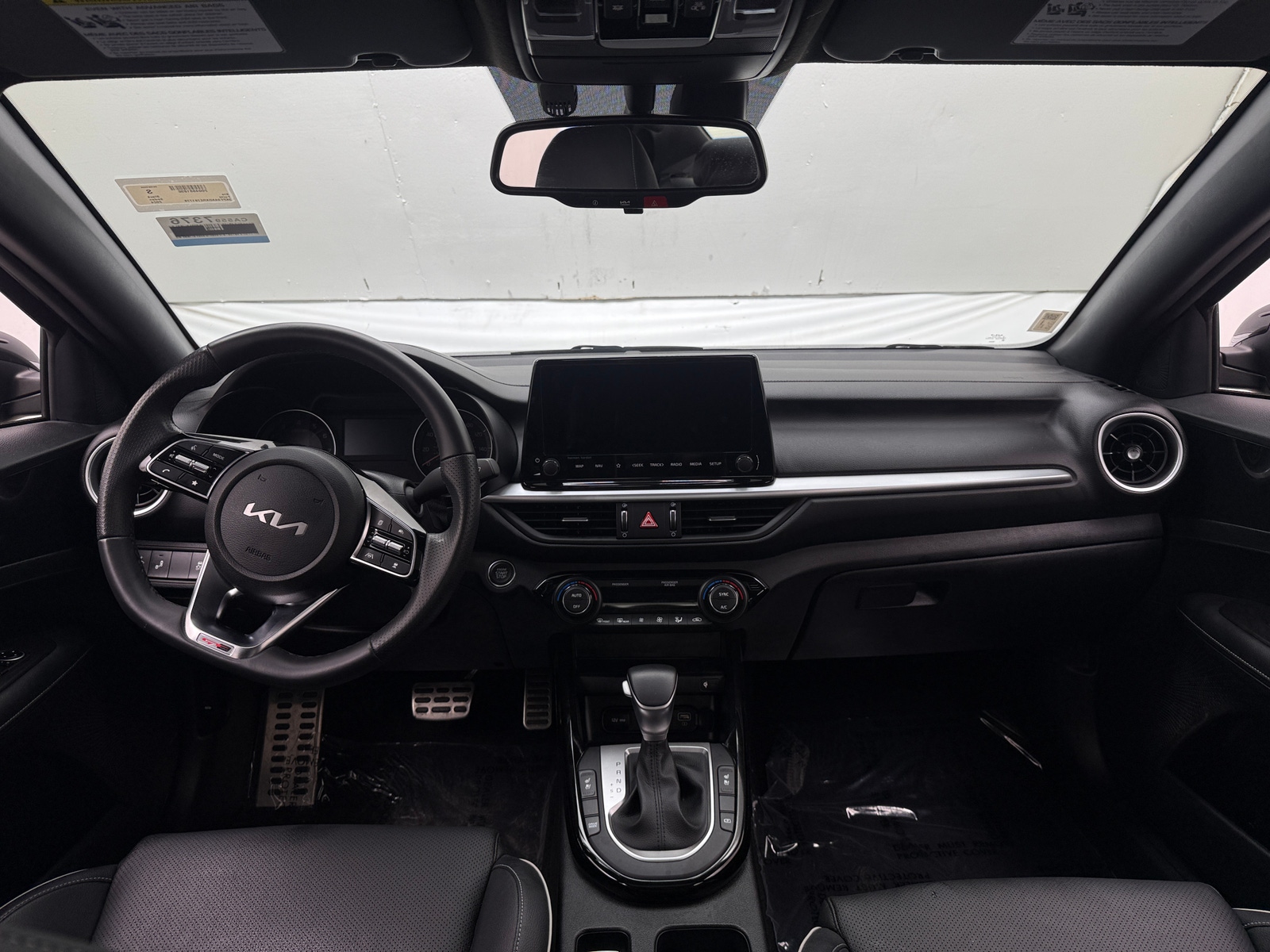 Thumbnail: 2024 Kia Forte - 3