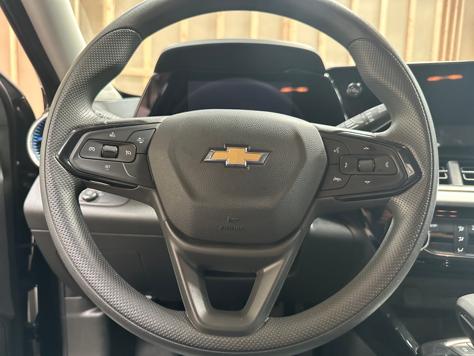 Thumbnail: 2025 Chevrolet Trax - 5