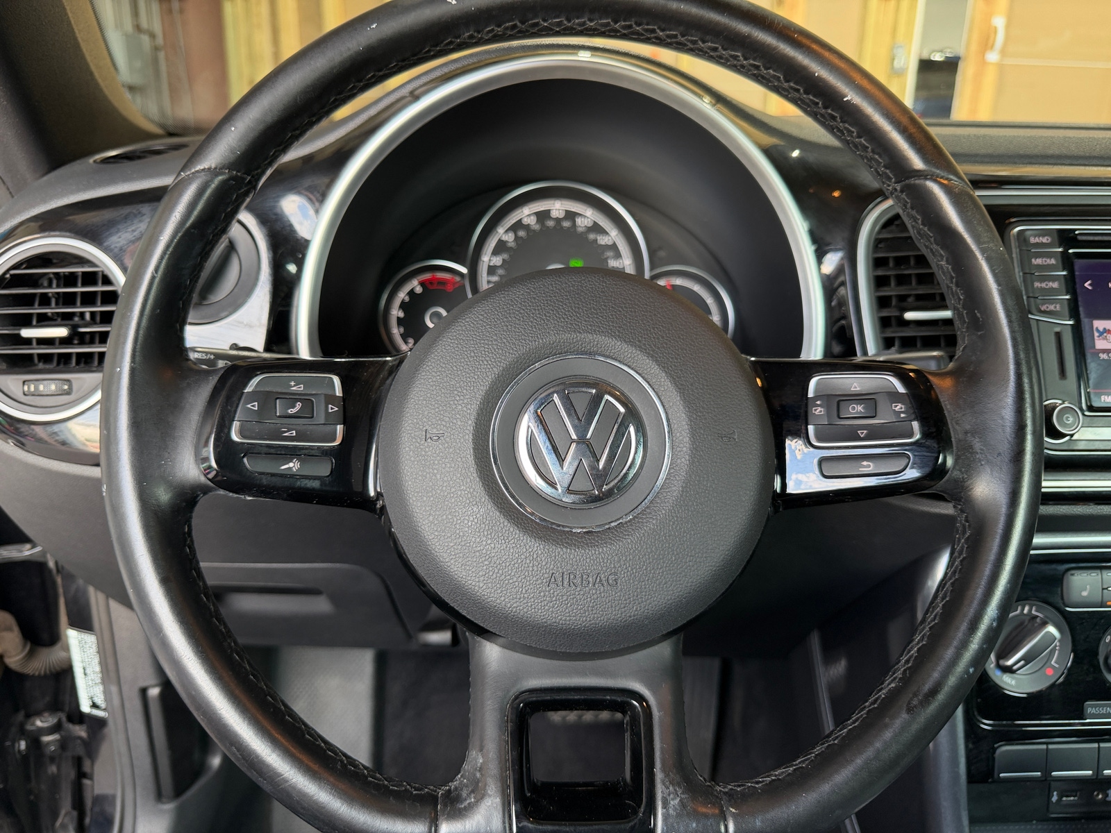 Thumbnail: 2017 Volkswagen Beetle - 5