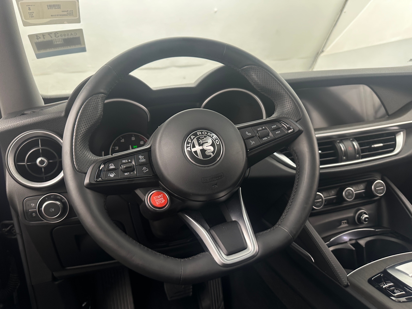 Thumbnail: 2021 Alfa Romeo Stelvio - 4
