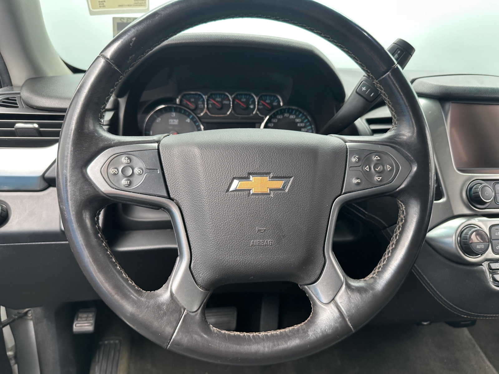 Thumbnail: 2016 Chevrolet Suburban - 5
