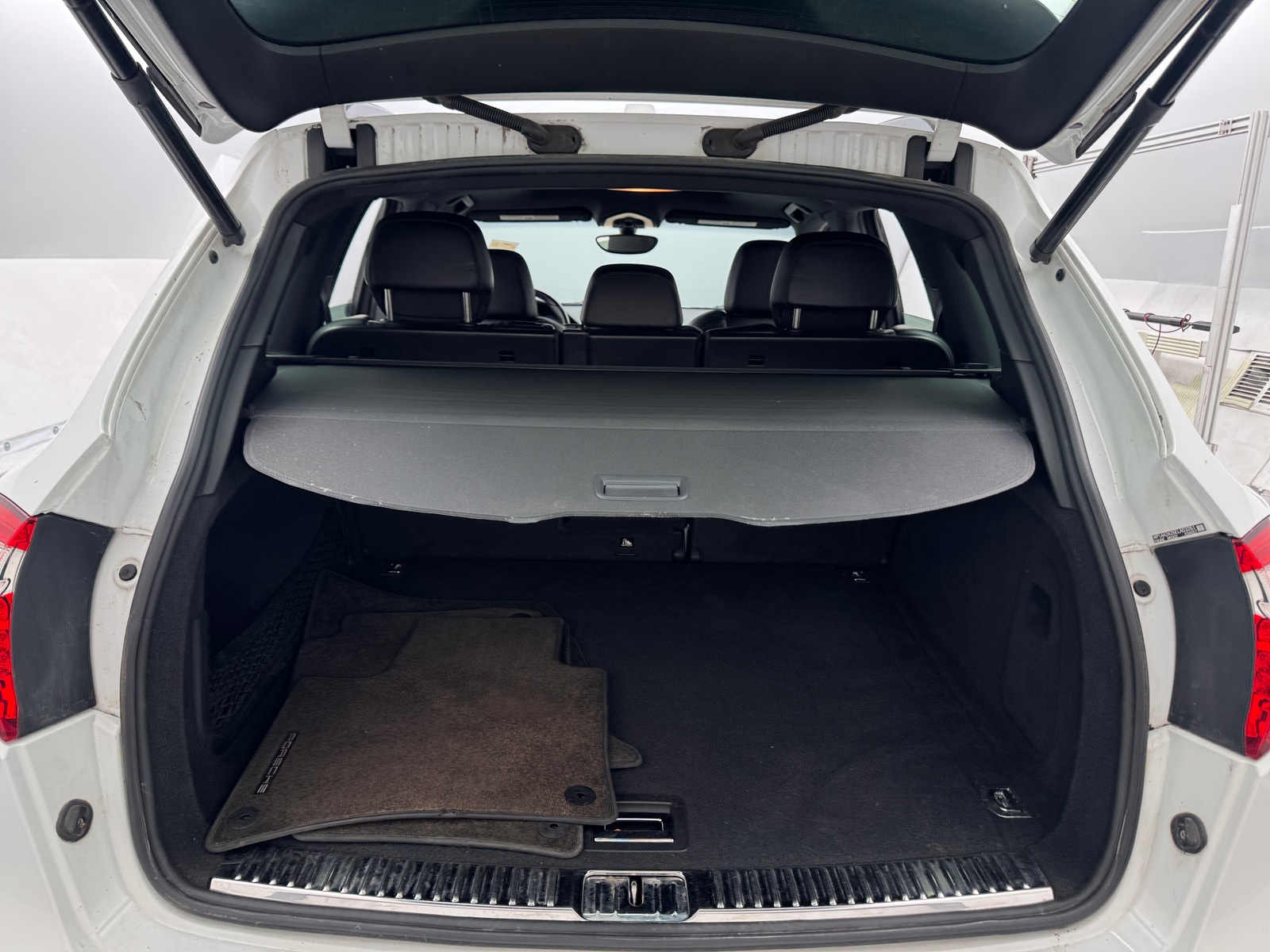 Thumbnail: 2014 Porsche Cayenne - 6
