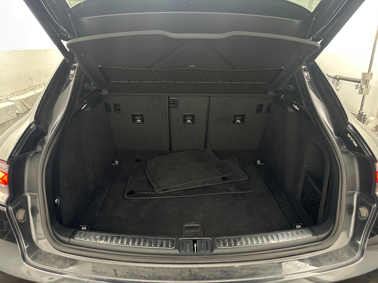 Thumbnail: 2019 Porsche Macan - 6