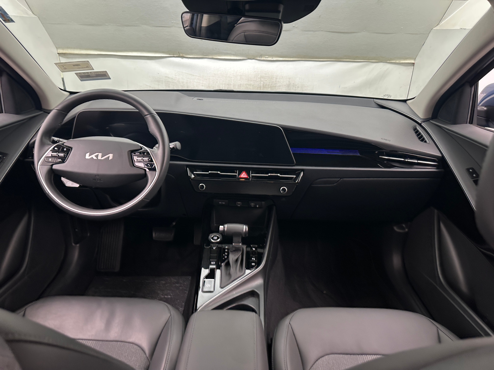 Thumbnail: 2024 Kia Niro - 3