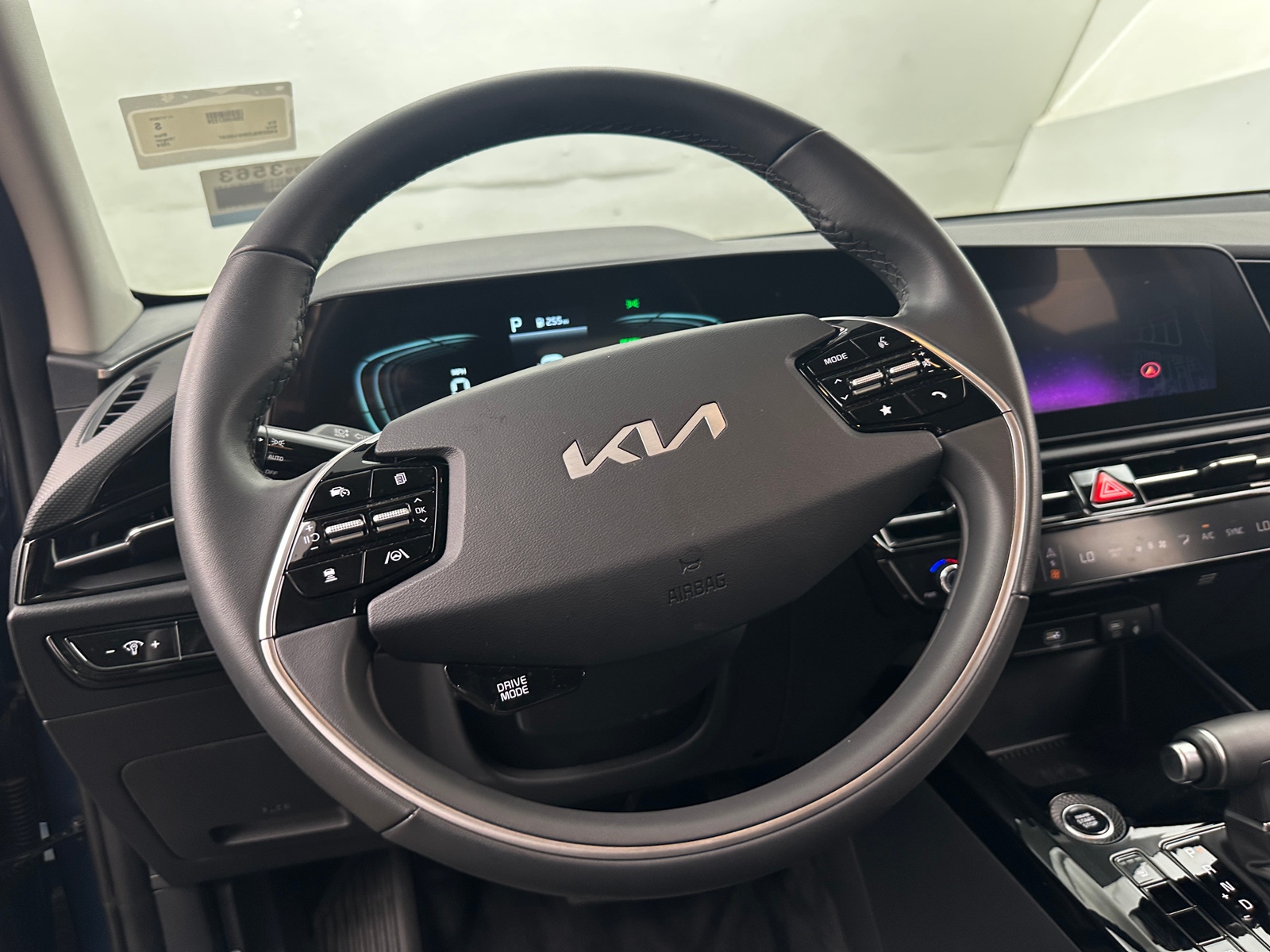 Thumbnail: 2024 Kia Niro - 5