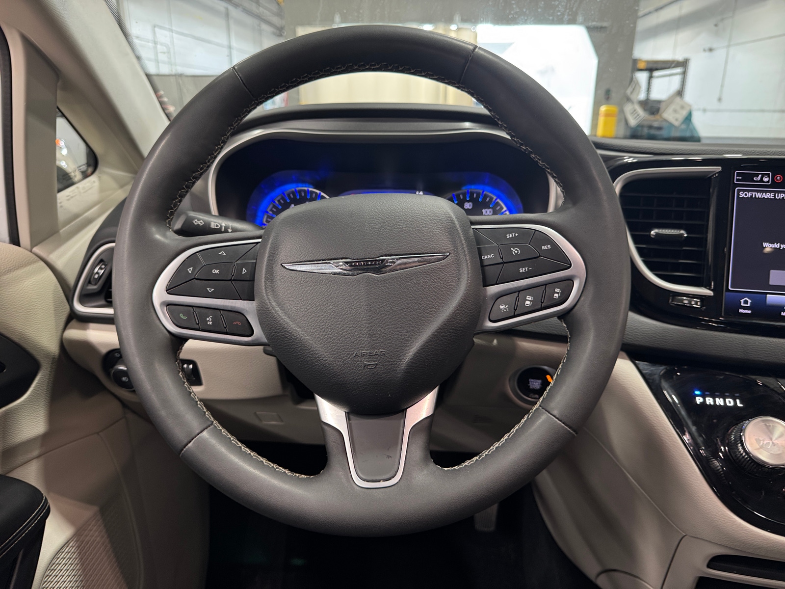 Thumbnail: 2024 Chrysler Pacifica - 4