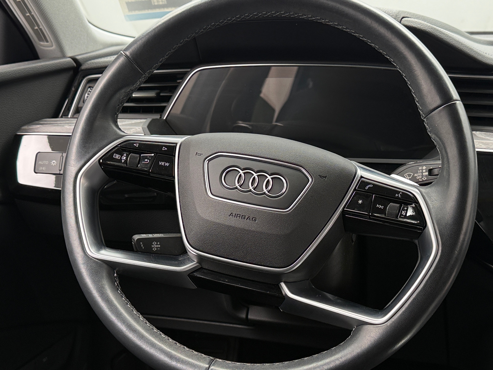 Thumbnail: 2021 Audi e-tron - 4
