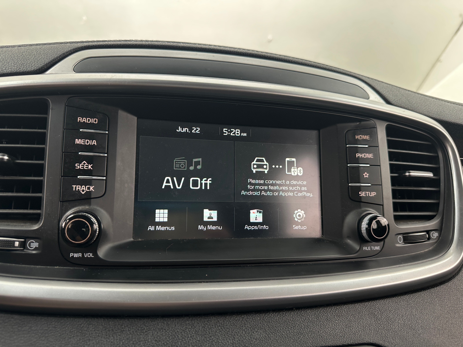 Thumbnail: 2019 Kia Sorento - 4