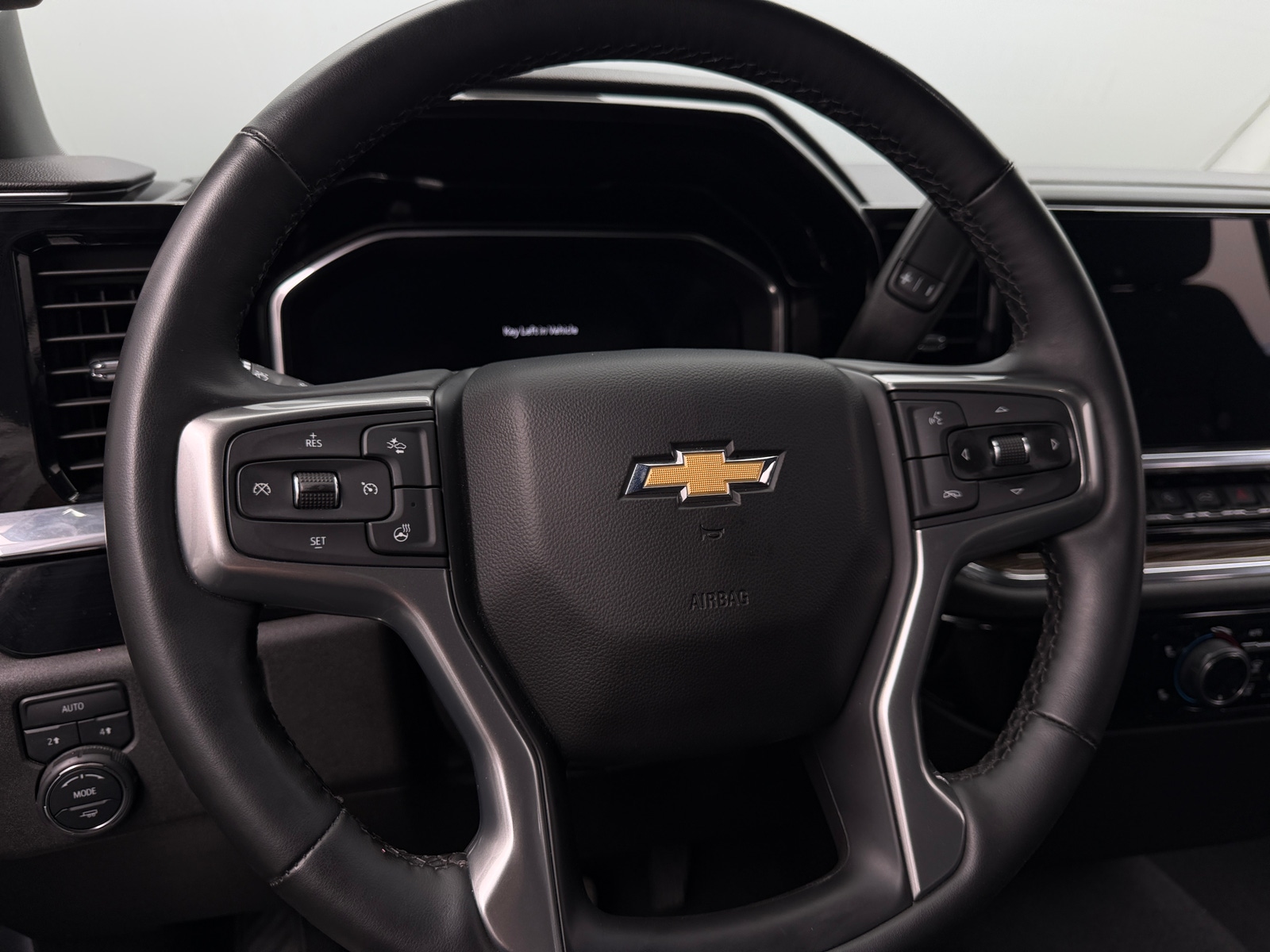 Thumbnail: 2024 Chevrolet Silverado 1500 - 5